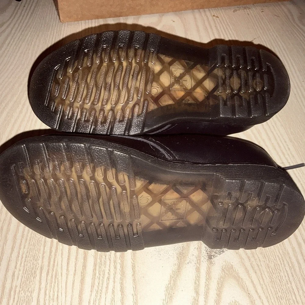 Dr. Martens Kids Black Leather Size 11us‎